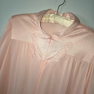 Vintage Vanity Fair Soft Pink‎ Nylon Nightgown S Med. 70s 80s Long Sleeve Lounge